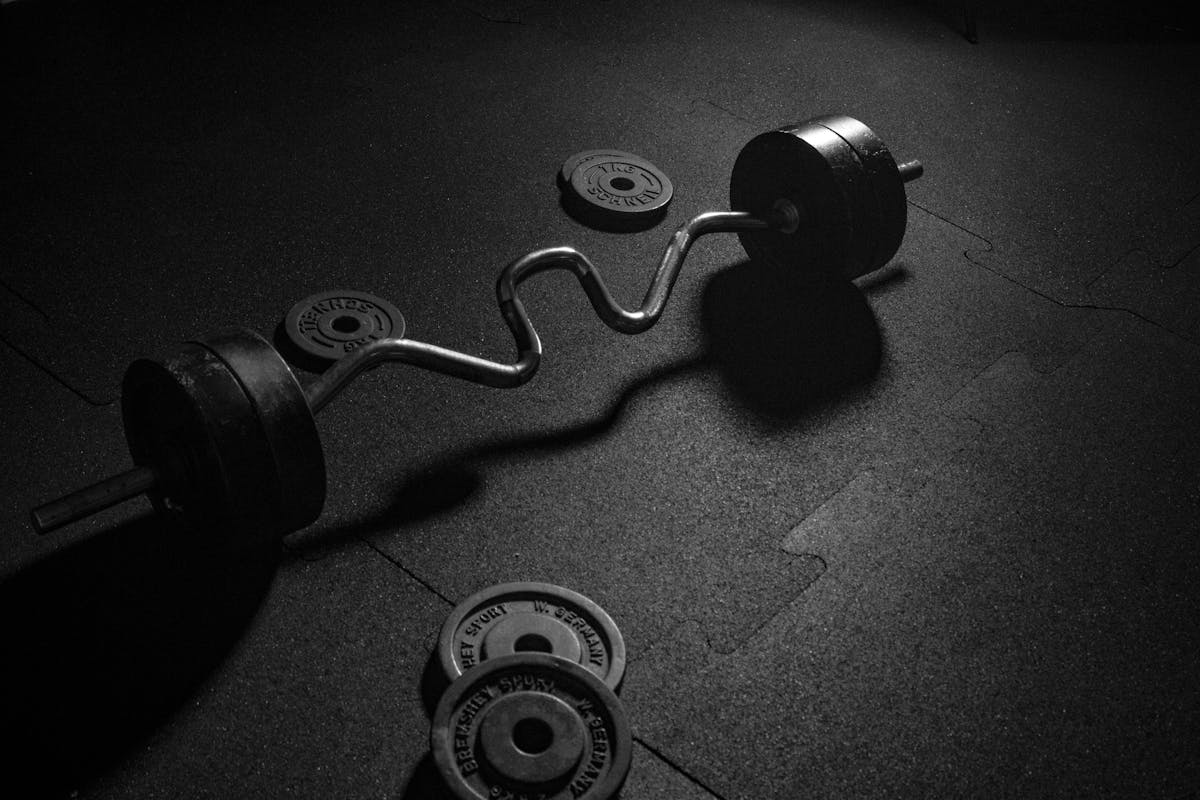 Supplements while cutting: what actually matters